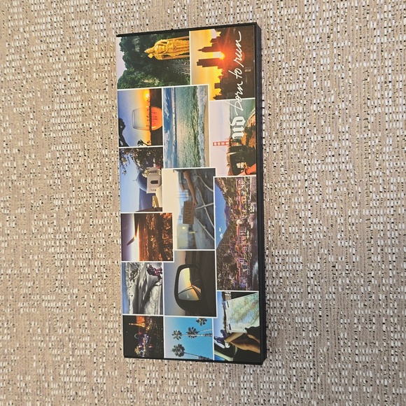 URBAN DECAY Born to Run Eyeshadow Palette - Picture 1 of 3